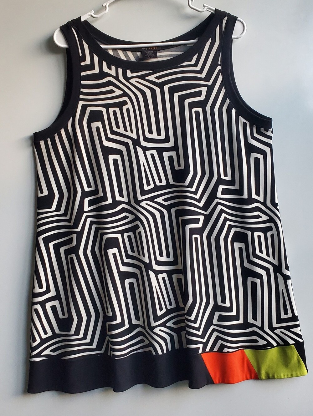 Eva Varro Geometric Maze Sleeveless Tunic Top Size XL Black White Neon